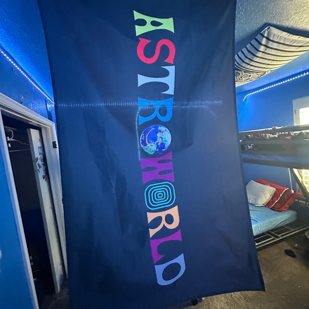 Travis Scott Astroworld Tapestry - Multicolor on Black